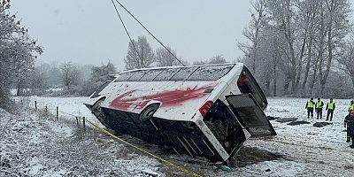 Kastamonu'da yolcu otobüsünün devrildiği kazada 6 kişi öldü, 33 kişi yaralandı